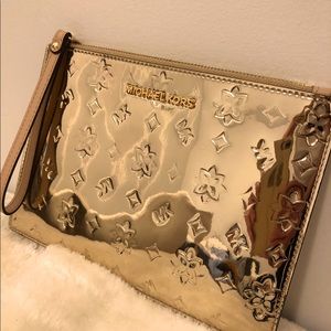 Michael Kors Gold Wristlet/Wallet/Clutch purse